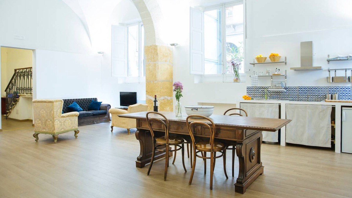 Trapani City Centre Apartment | Paolo & Francesca Huge Central Loft