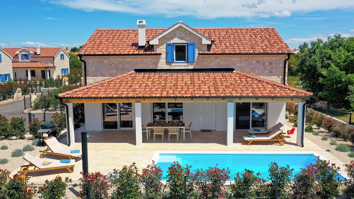 Pasman Villa | Papa's court Mediterranean Pasman Villa with pool II