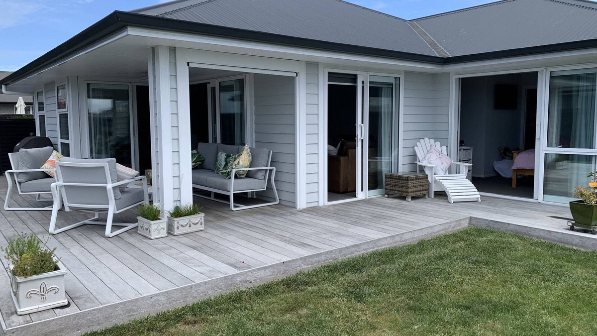 Papamoa Beach House | Papamoa. Close to everything.