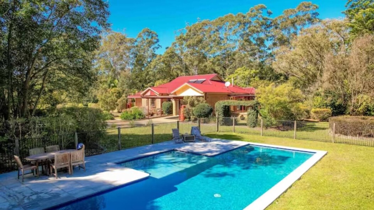 Lake Innes House | Paperbark Lodge- pool, space, private