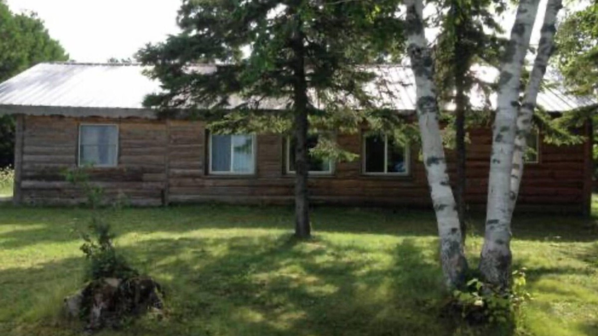 Drummond House | Papins Resort Cabin #9