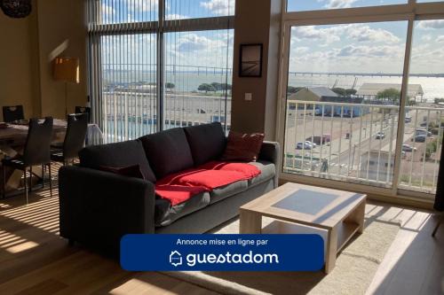 Saint-Nazaire Apartment | Paquebot - face port - mer - parking