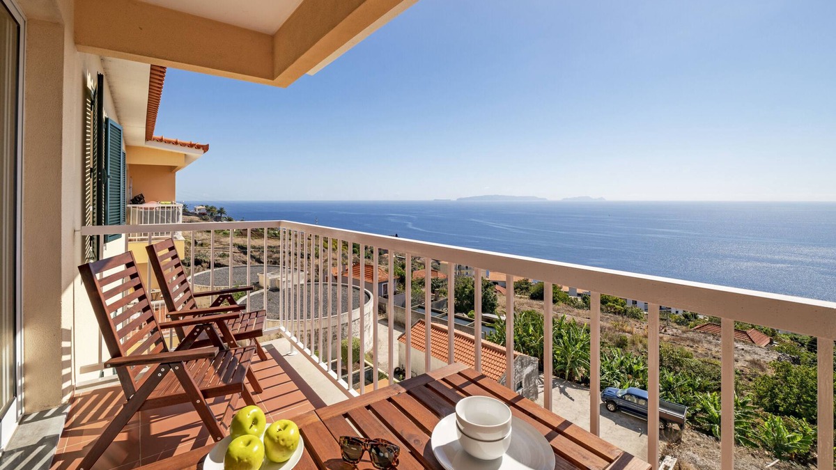 Canico Apartment | Para famílias com vista mar, Reis Magos III