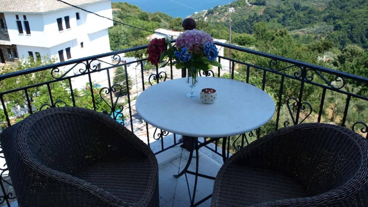 Agios Dimitrios Apartment | Paradeisos Penthouse