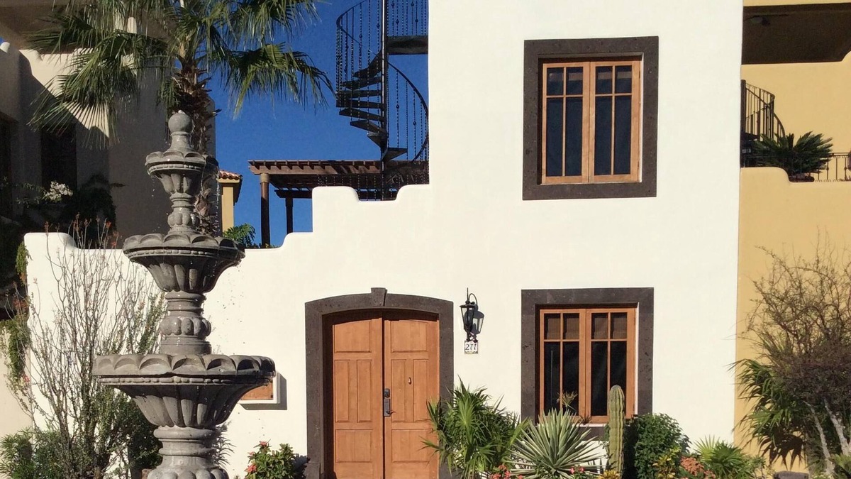 Loreto House | Paradise, Adventure, Relaxation and Romance Getaway