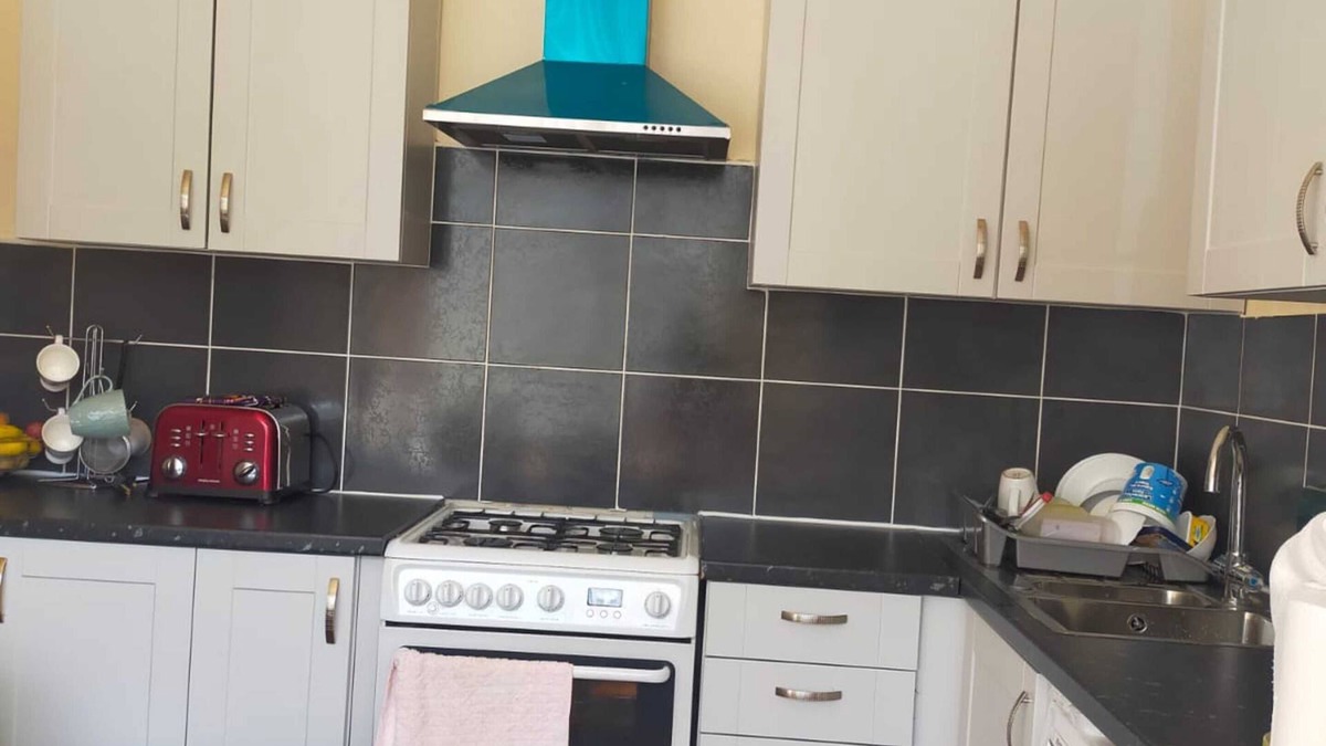 Bradford Hotel | Paradise Apartment- Female Only