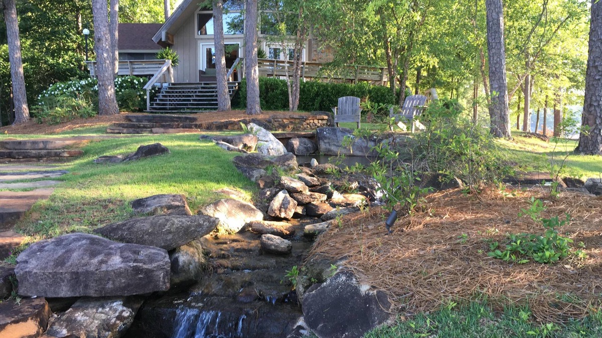 Dadeville House | Paradise at Waterside: ON THE LAKE nLake Martin, Alabama