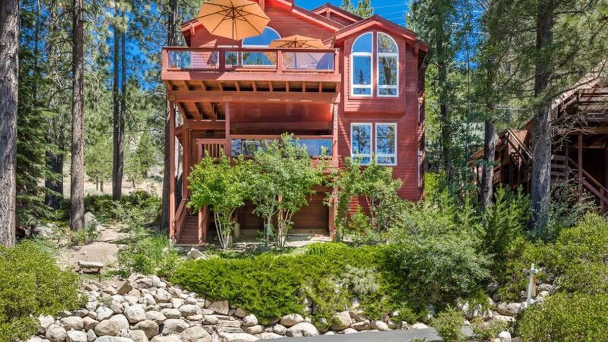 Truckee House | Paradise Awaits by Tahoe Mountain Properties