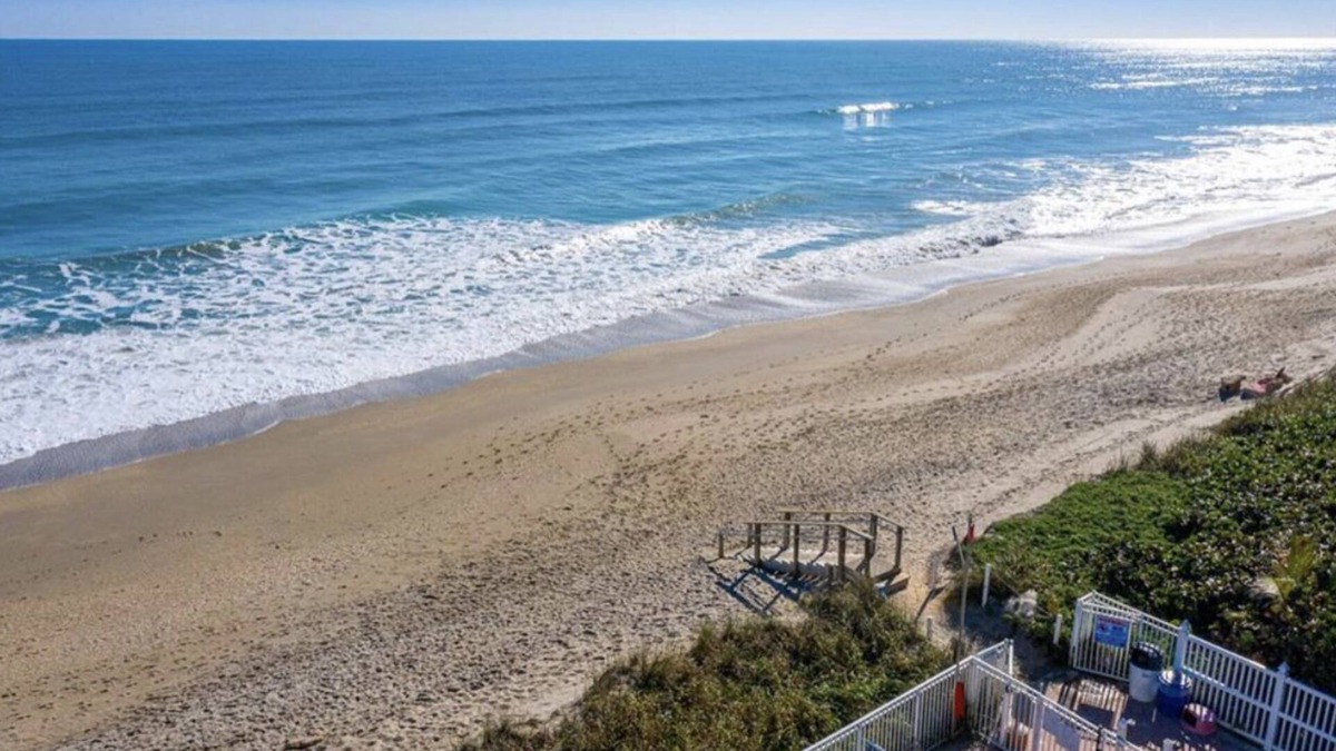 Nettles Island Cottage | Paradise awaits - Just Across from Atlantic Ocean