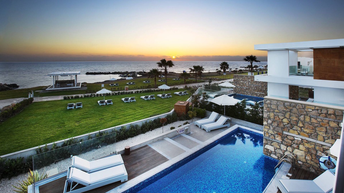 Paphos Hotel | Paradise Cove Beach Villas