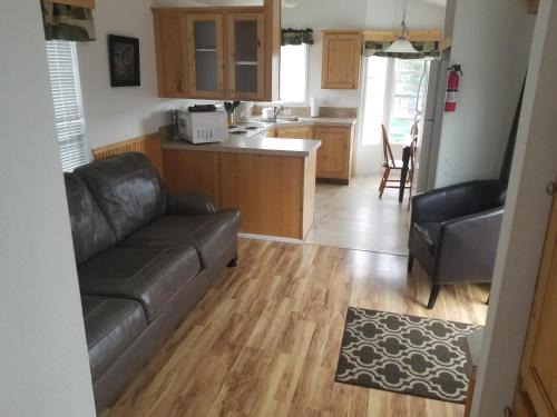Rockaway Beach Hotel | Paradise Cove RV Resort & Marina