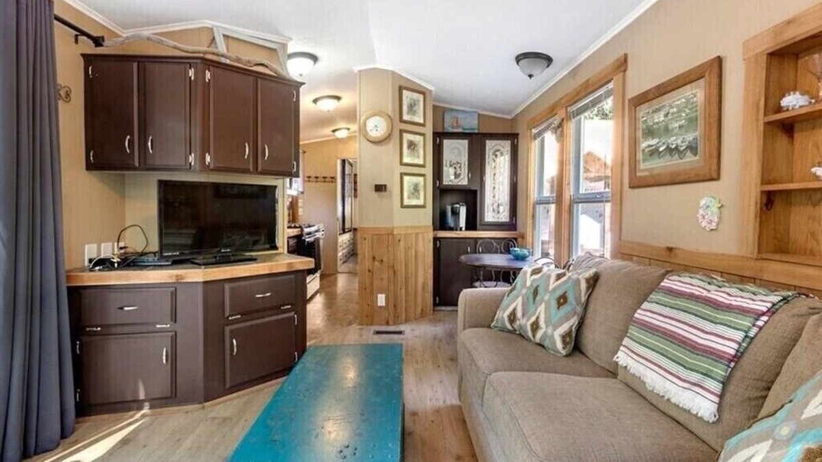 Paradise Estates House | Paradise creek @Mt.Rainier