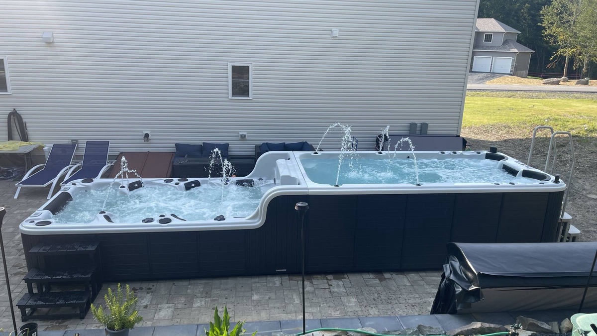 East Stroudsburg House | Paradise Dreamers/Hot Tub/Pool/Games/Fire Pit/Hammocks/BBQ Grills