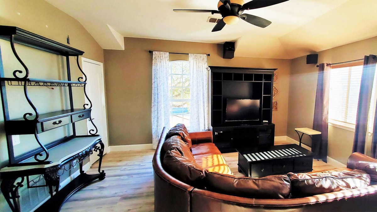 San Antonio Apartment | Paradise Escape w/ Pool | Grill | Firepit