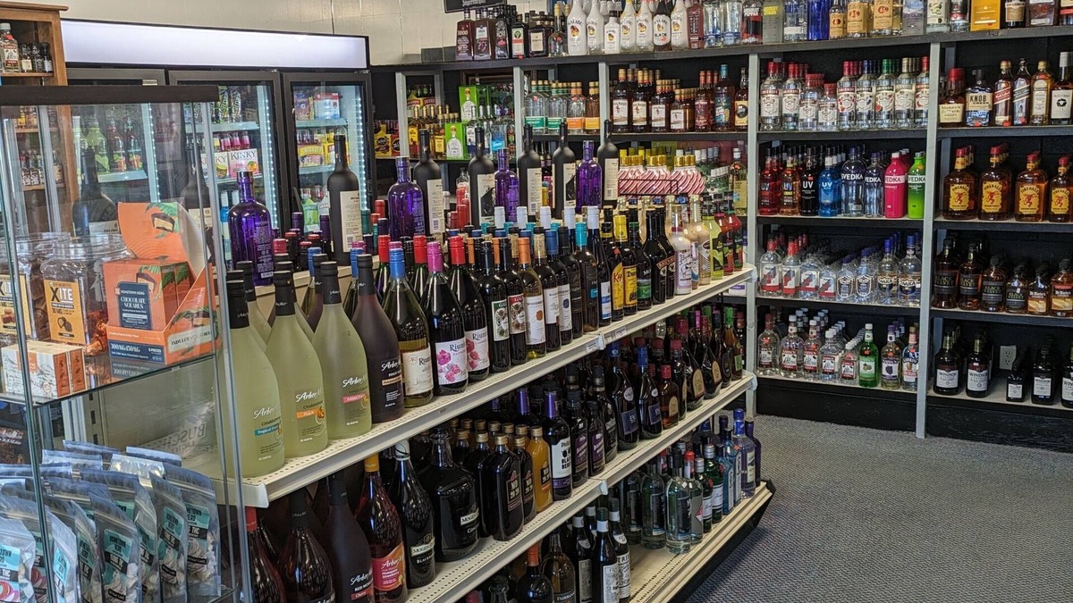Red Lake Falls Hotel | Paradise Falls Motel & Liquor LLC