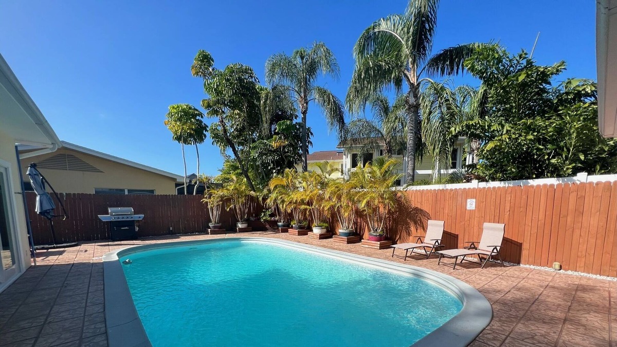 Anona House | Paradise Found: Beach House with Heated Pool