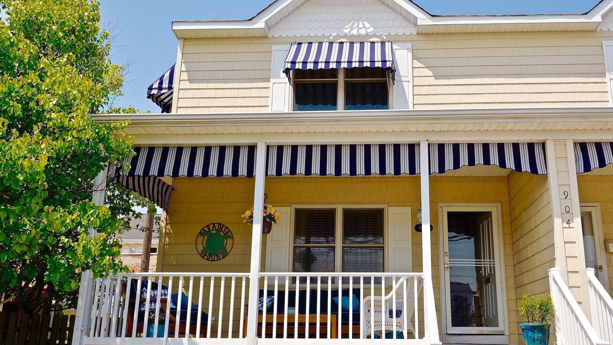 Ortley Beach House | PARADISE FOUND IN THE HEART OF LAVALLETTE ONE BLOCK FROM BEACH