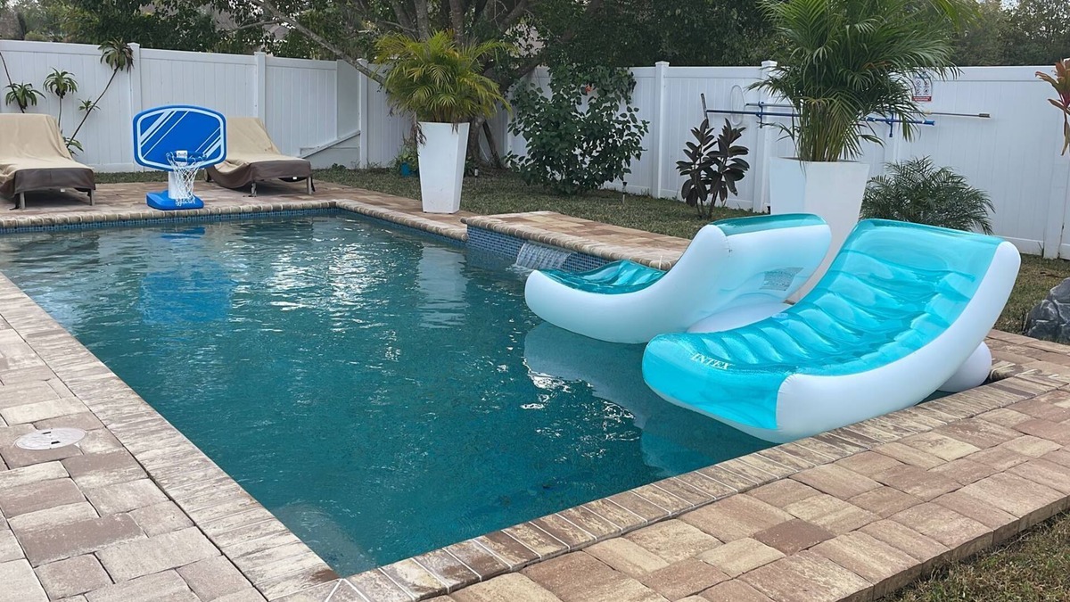 Trailer Estates House | Paradise Heated Pool Home Near IMG Academy and Siesta Key Beach.