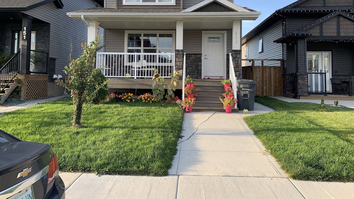 Saskatoon House | Paradise Home basement suite