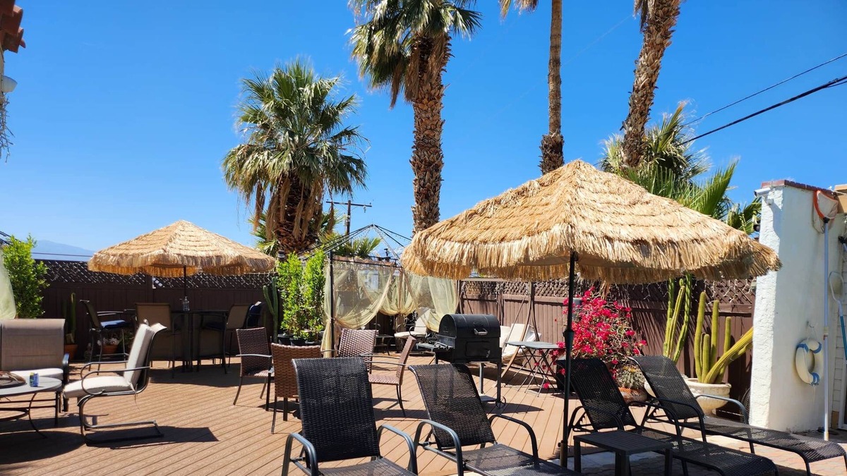 Desert Hot Springs Resort | Paradise Hot Springs Hotel / Mineral Water Spa #10