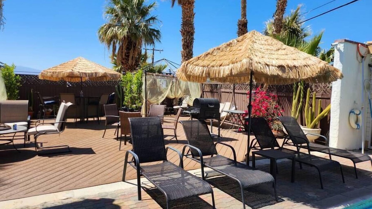 Desert Hot Springs Resort | Paradise Hot Springs Hotel / Mineral Water Spa #6