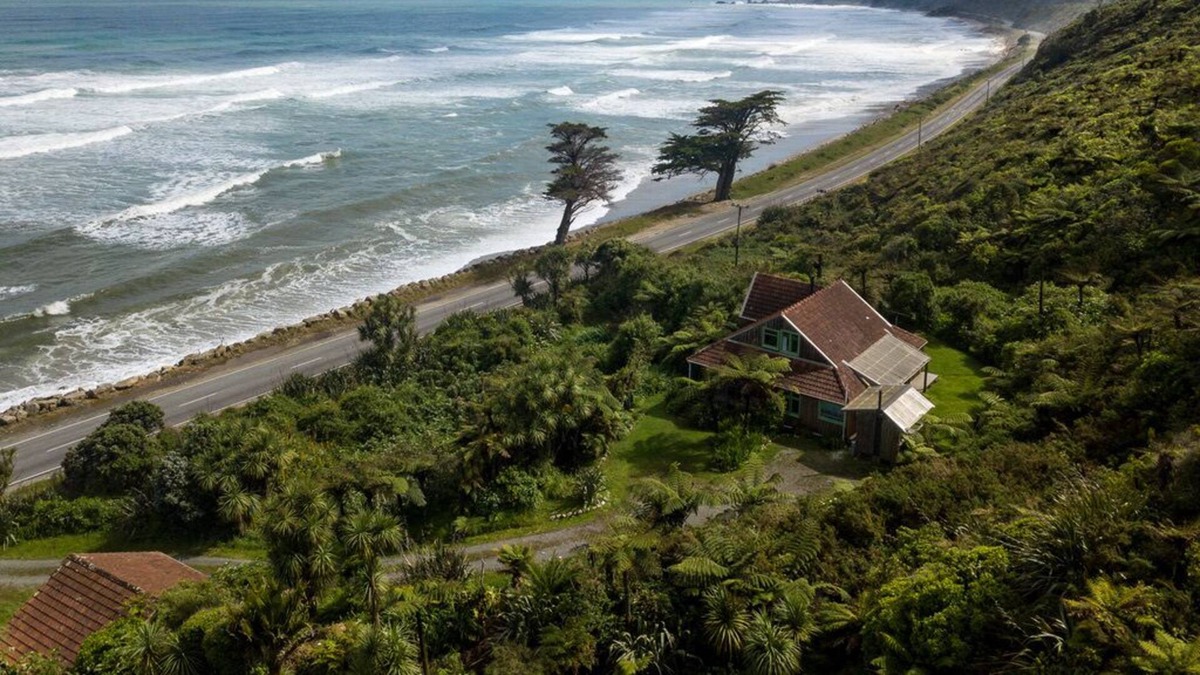 Paparoa National Park House | Paradise House with amazing sea views
