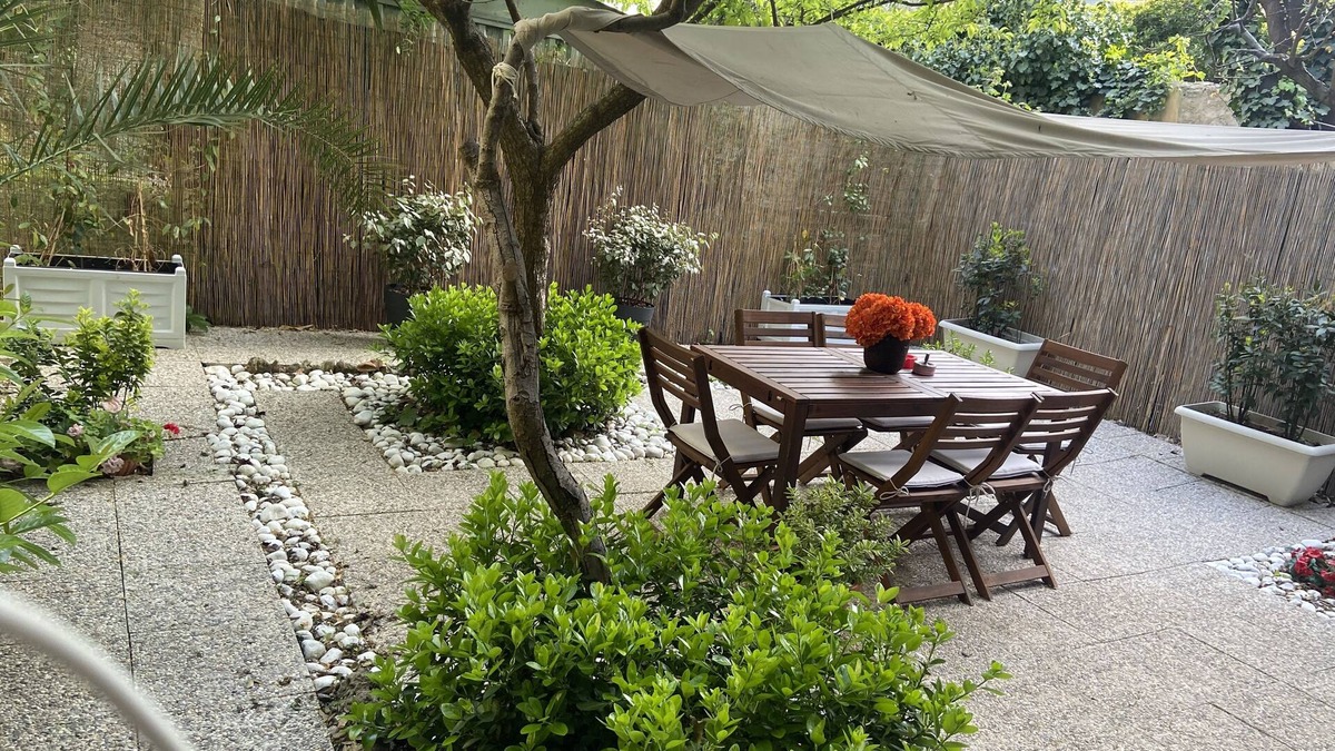 Livorno House | Paradise Inn
