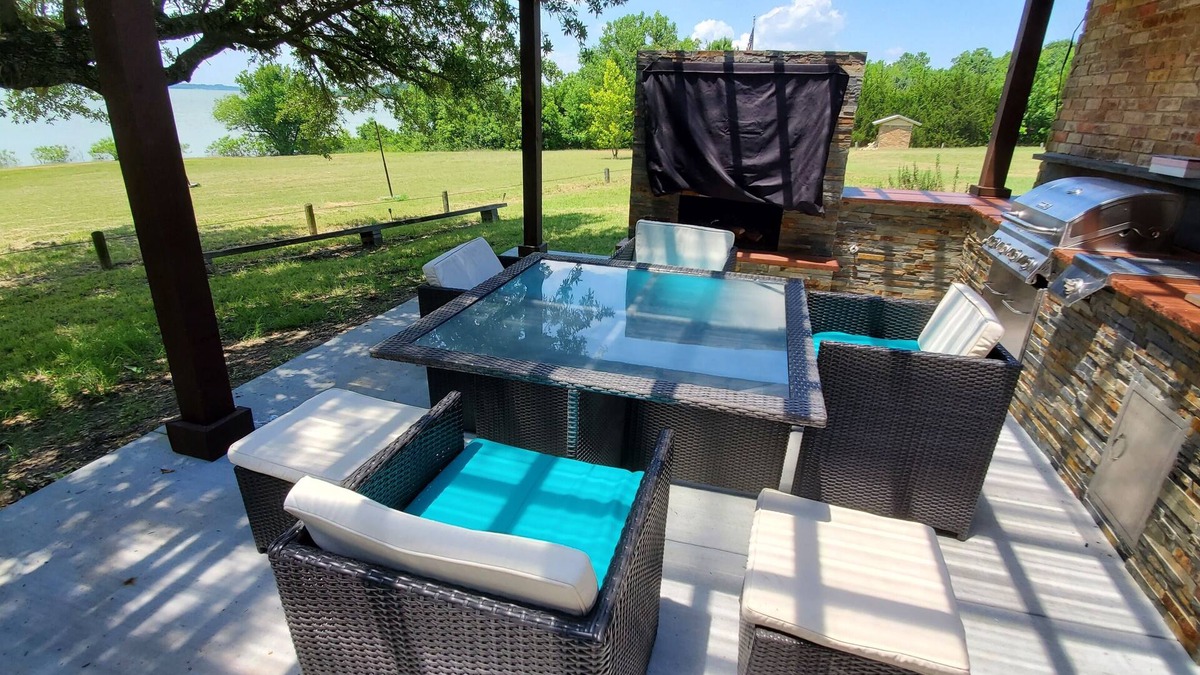 Clear Lake House | Paradise on the Lake with 2 acres of Lake Frontage and Access to the Lake
