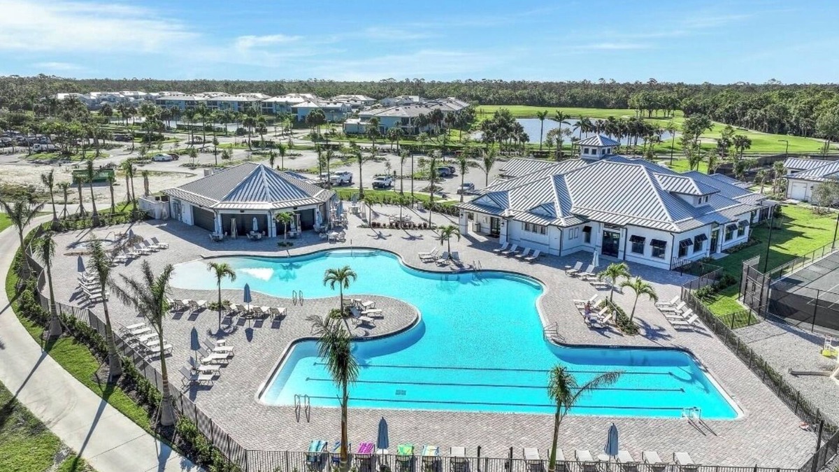 Punta Gorda Condo | Paradise Palms at Heritage Landing Golf & CC- 2 BR/2 BA 1st Floor Golf Condo