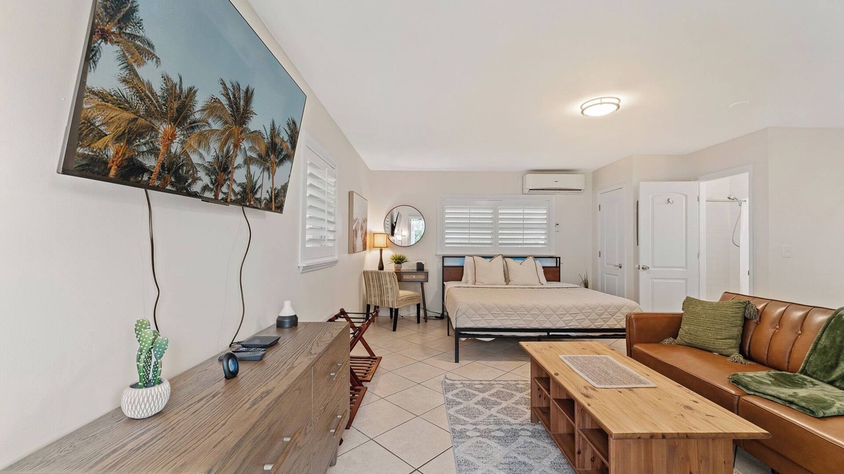 Stuart Apartment | Paradise Pocket - Unit B