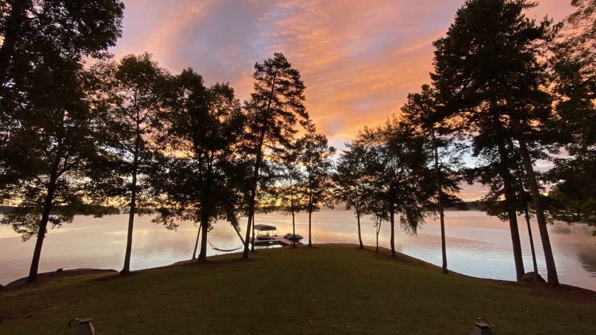 Lake Oconee House | Paradise Point on Lake Oconee with amazing views of the Lake!