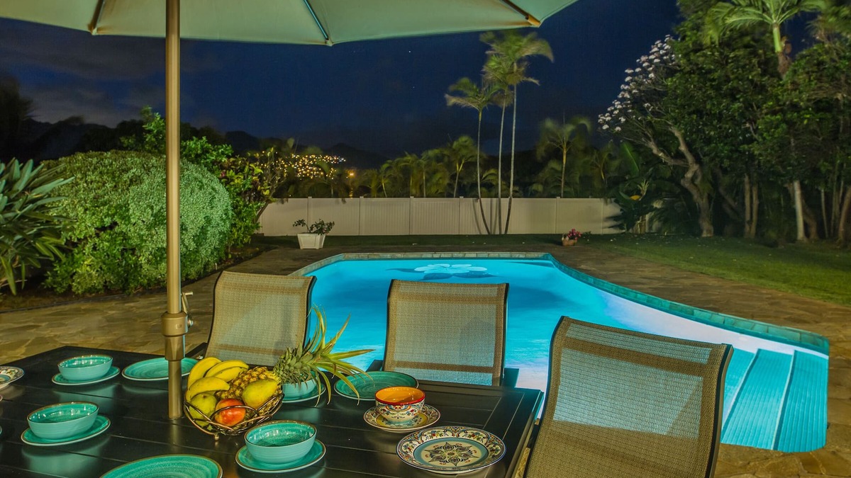 Portlock House | PARADISE PROMISED! Spacious 6 bedroom home. Minimum Stay