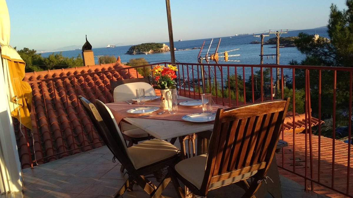 Salamis House | PARADISE SEA - VACATION HOUSE FIRST LINE AT THE SEA