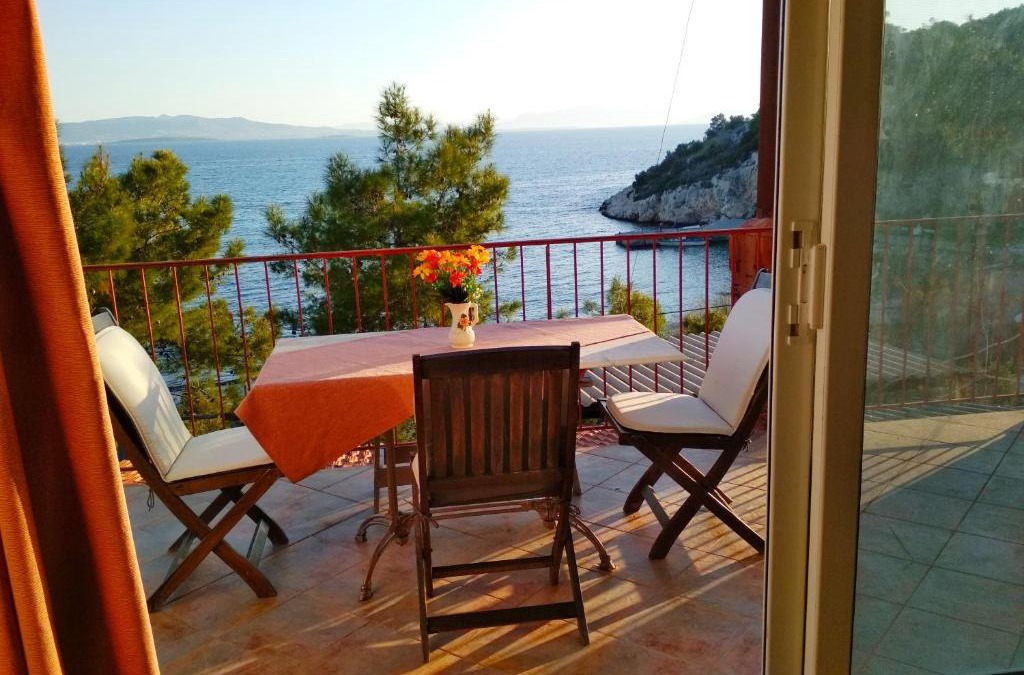 Salamis House | Paradise Sea