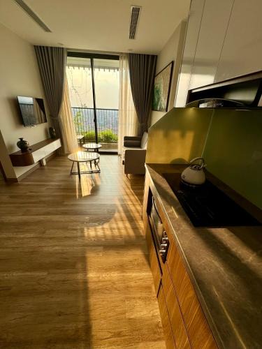 Van Giang Apartment | Paradise sunshine in luxury 2Br apartment bathtub