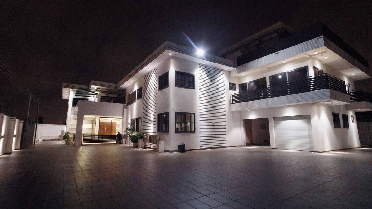 Accra Villa | Paradise Villa 4 BR Pool & Car