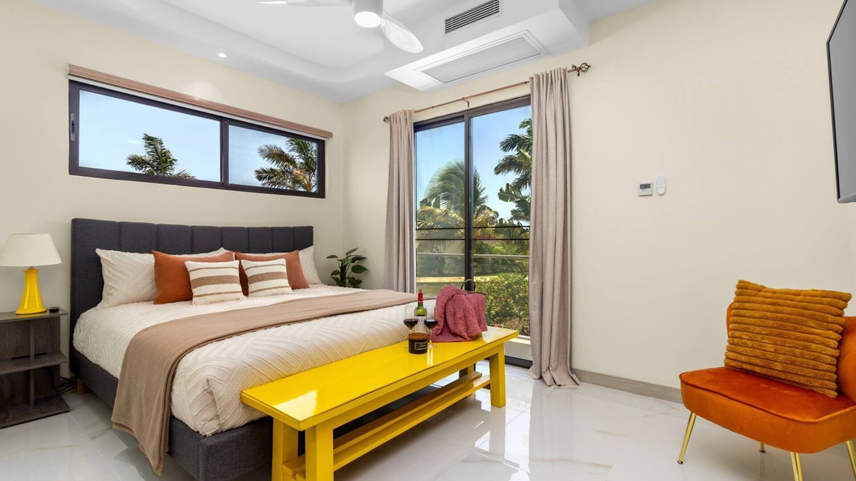 Summerfield Apartment | Paradisiac Euphoria~ Beach Access~Pool ~24hr Gated