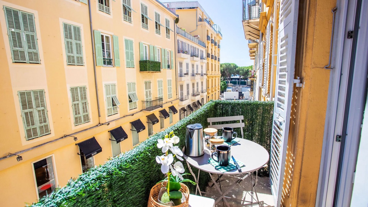 Jean-Medecin Apartment | PARADISIO 2 AP4237 By Riviera Holiday Homes