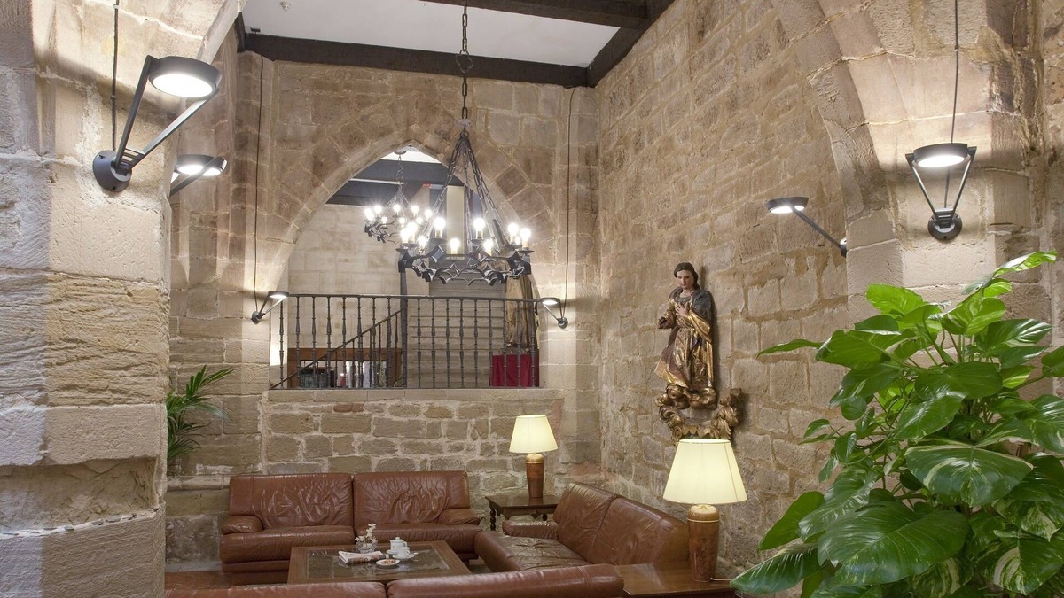 Santo Domingo de la Calzada Hotel | Parador de Santo Domingo de la Calzada