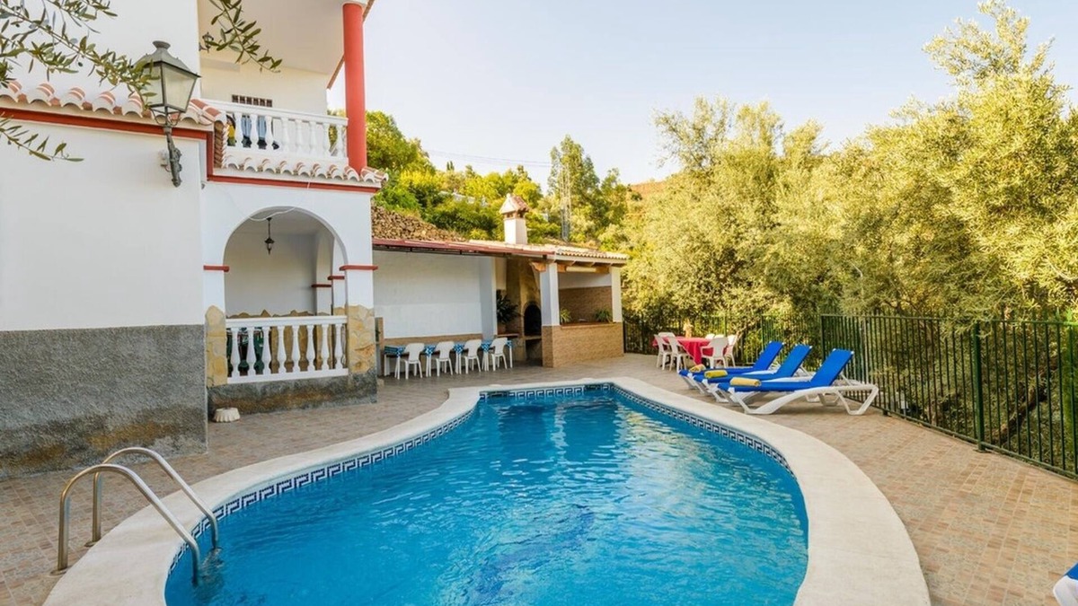 Sayalonga Villa | Parador de los Olivos Sayalonga by Ruralidays