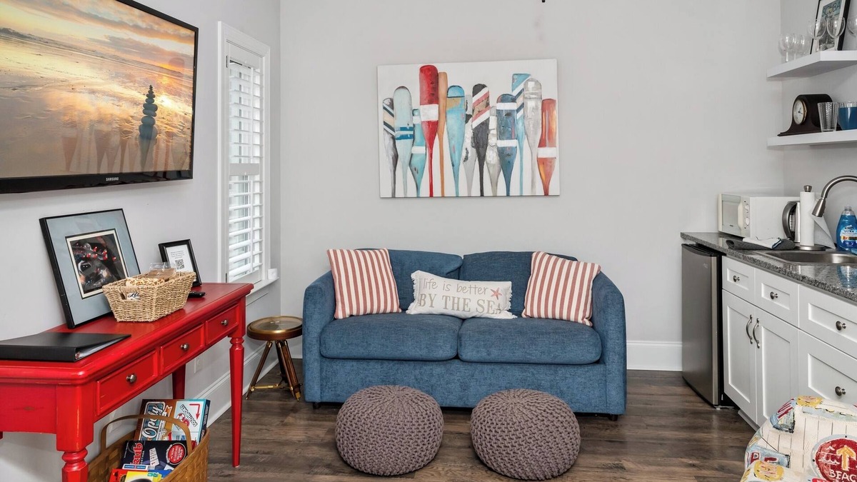 Long Beach Apartment | Paradox Place-Cozy Apartment on Oak Island