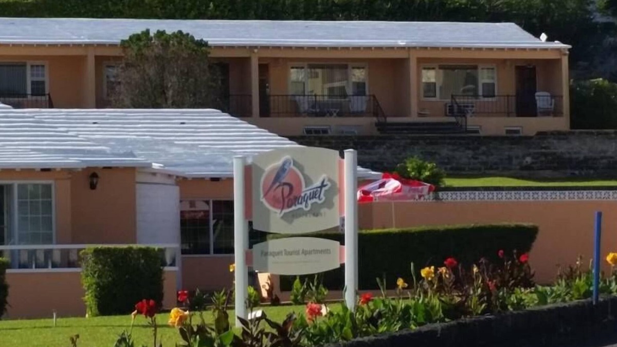Paget Hotel | Paraquet Apartments