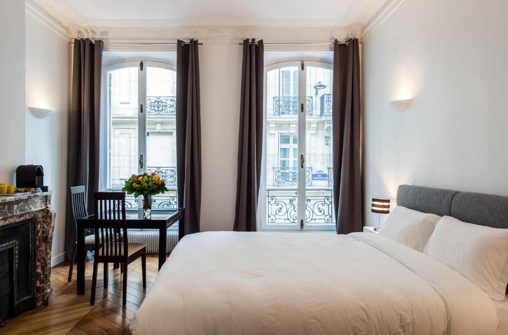 Faubourg-du-Roule Bed & Breakfast | Paris Square