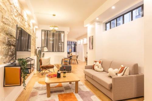 18th Arrondissement Apartment | ParisConciergerie - Duplex for 12 with Cinema, 4BR