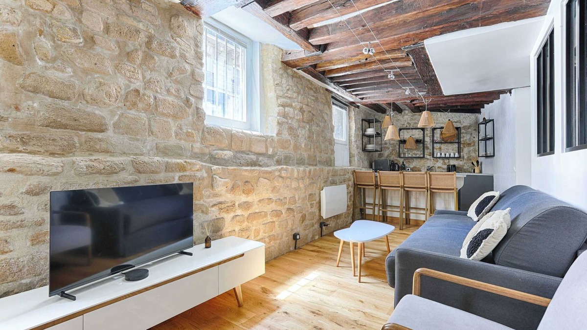 Quartier de la Roquette Apartment | Parisian Atypic Apartment close to place Bastille