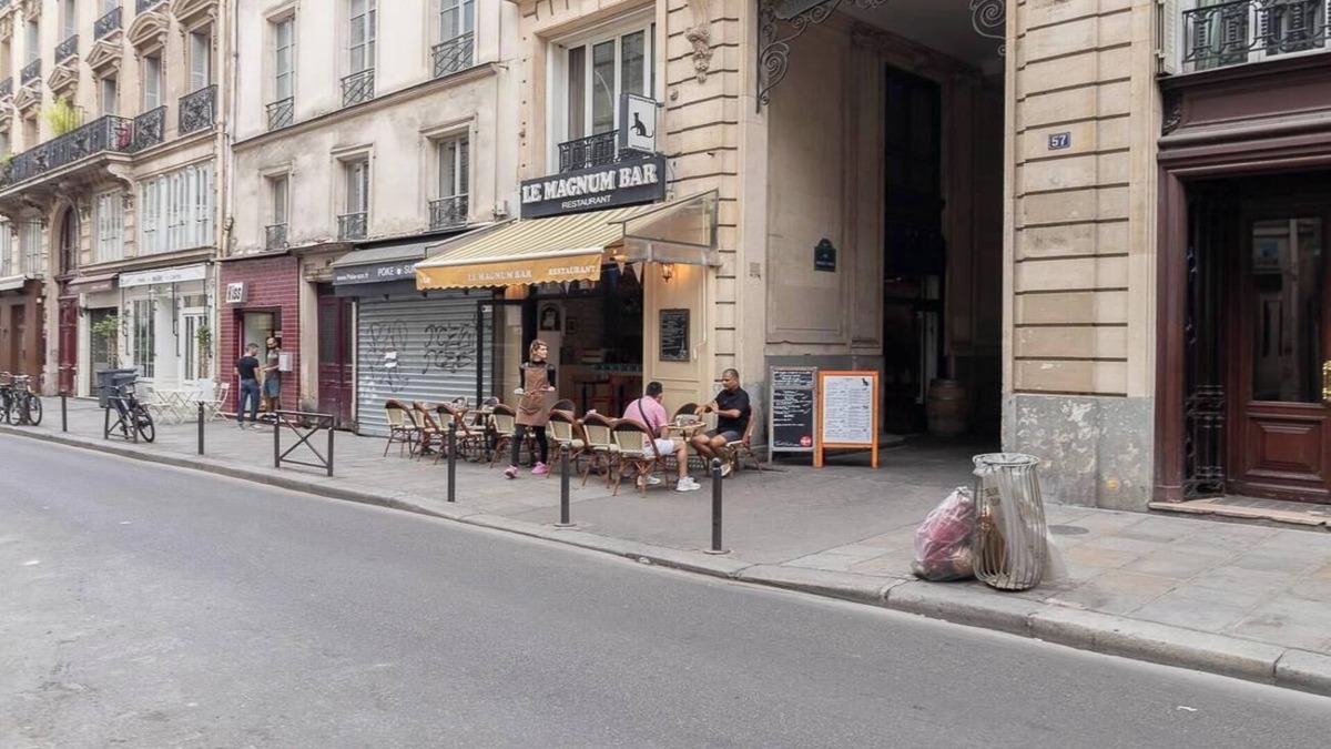 Quartier de la Porte-Saint-Denis Apartment | PARISIAN LOFT : A PERFECT BLEND OF LUXURY, HISTORY LOCATED AT RUE DU FAUBOURG