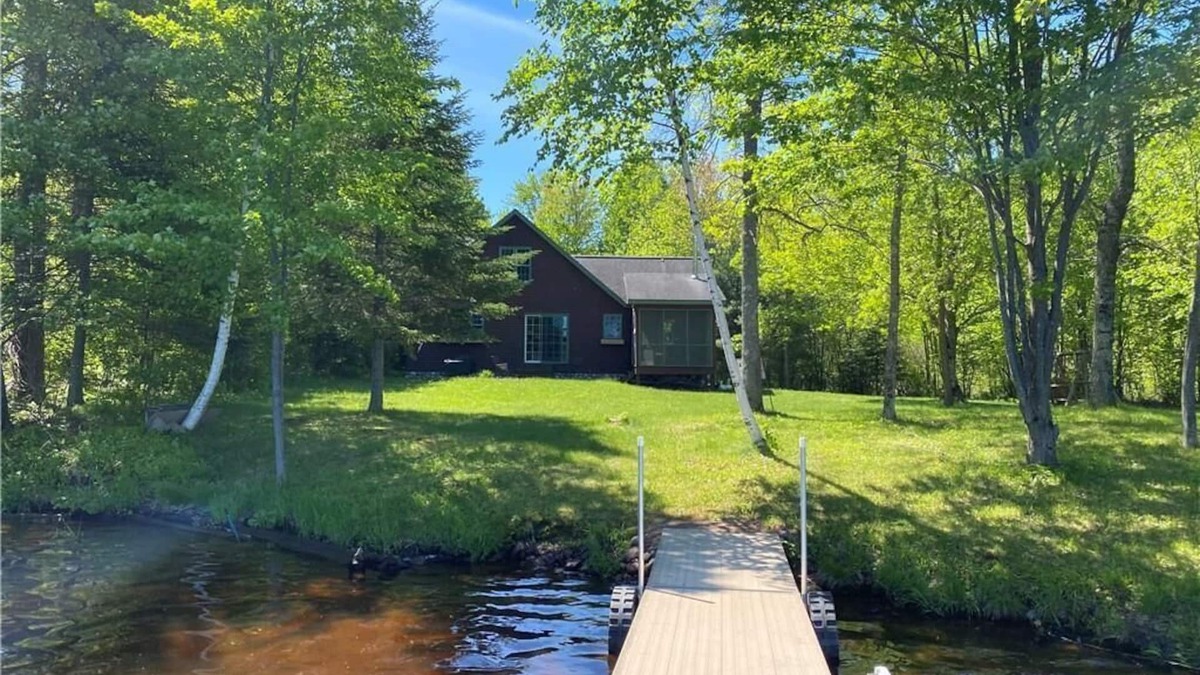 Winter House | Park and Ride-Lucky Charlie is on ATV/Snowmobile trail and fish Lake Winter.