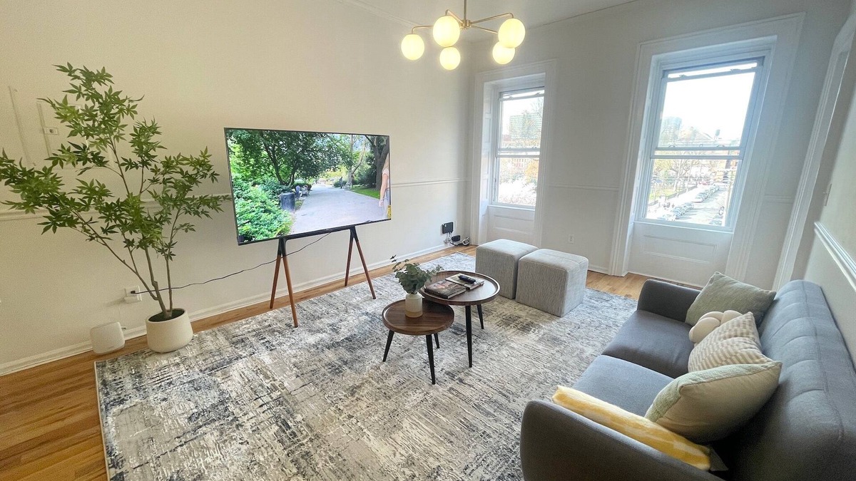 Historic Downtown Apartment | Park Hamilton House - 3B Top Floor Apt Mins to NYC