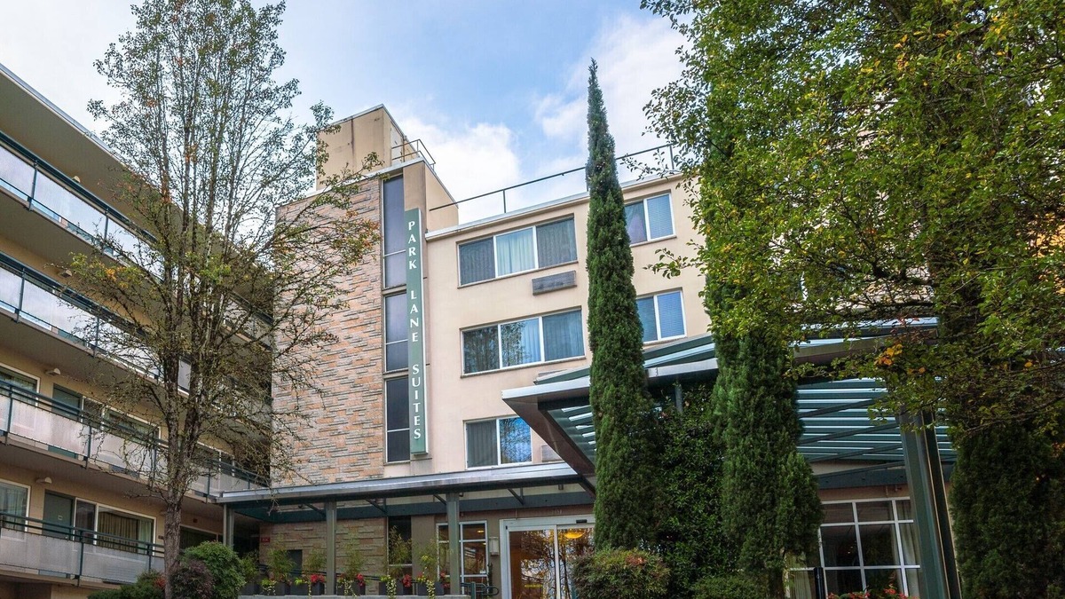 Goose Hollow Hotel | Park Lane Suites and Inn