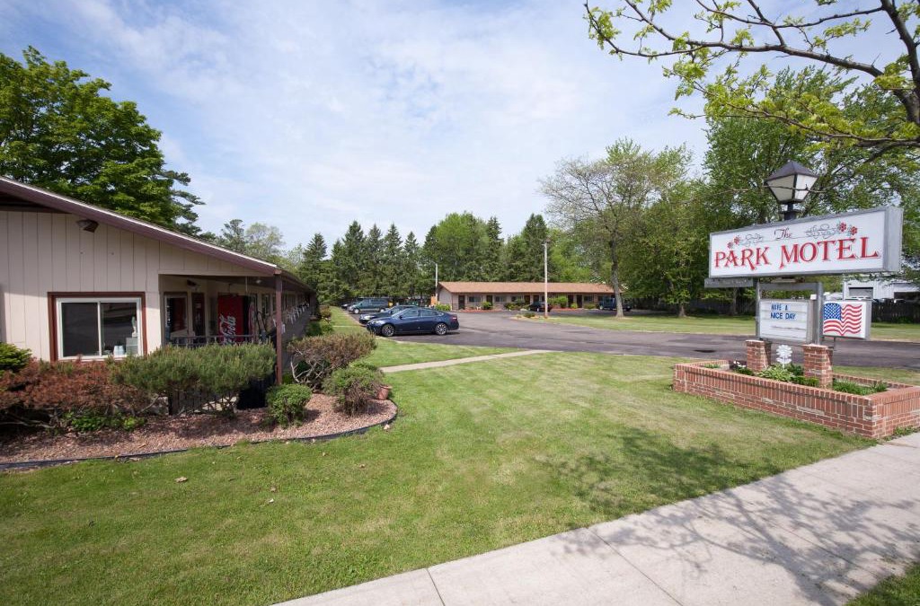 Marshfield Hotel | Park Motel